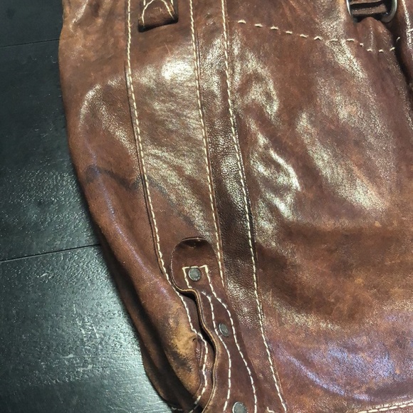 COPY - Abercrombie and Fitch Distressed Leather Bag - Picture 9 of 14